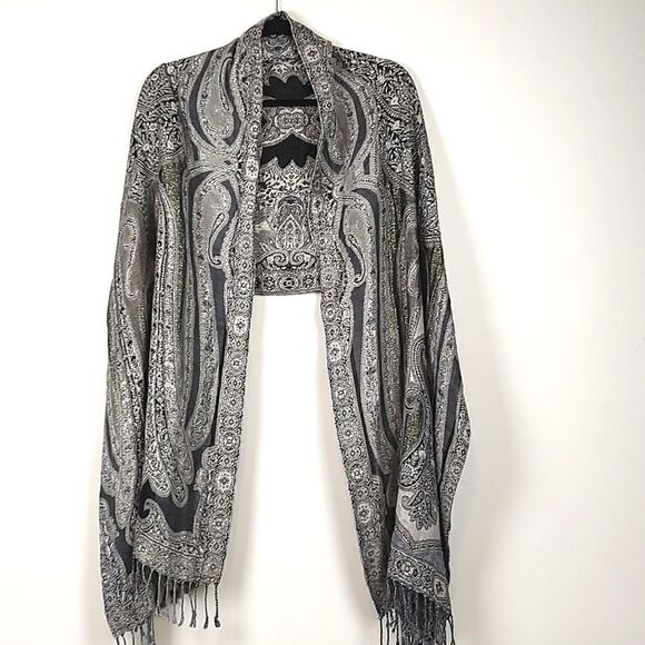 Collection Eighteen Metallic Floral Fringed Wrap Scarf - Picture 6 of 11